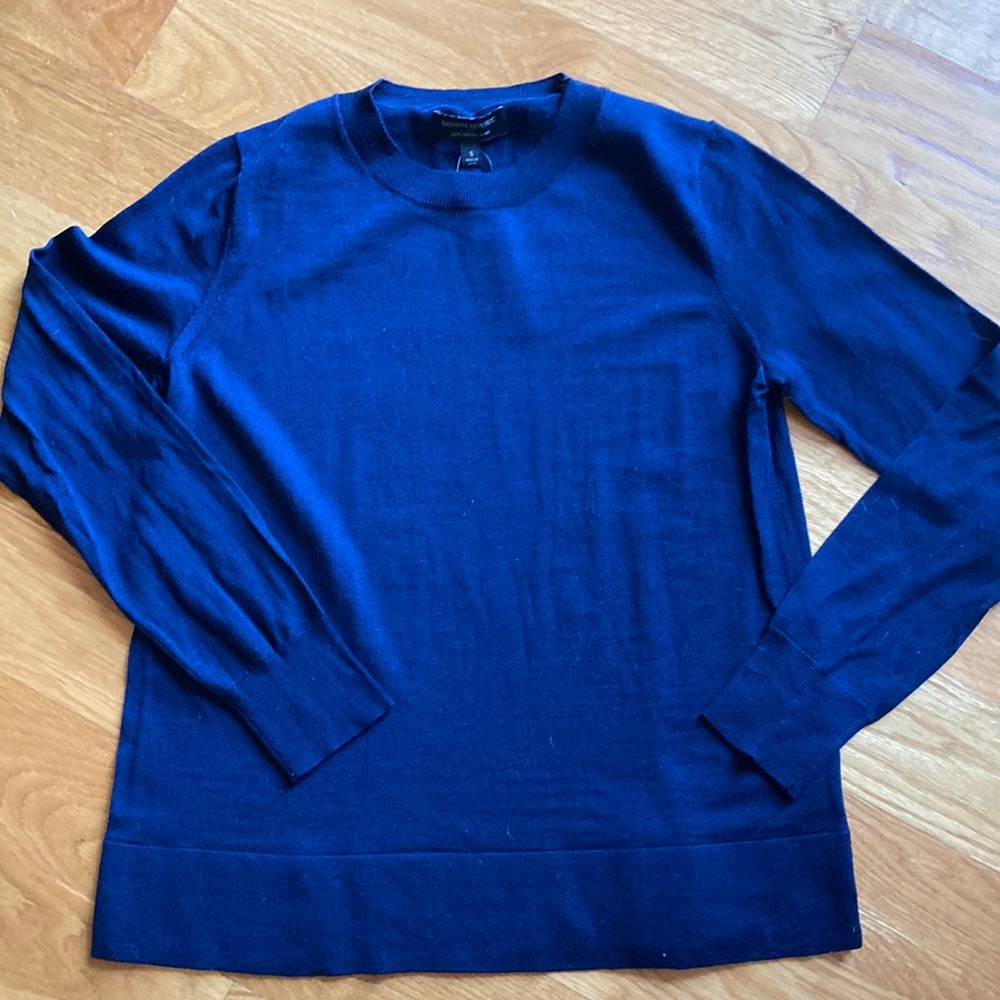 Brand New Navy Banana Republic sweater